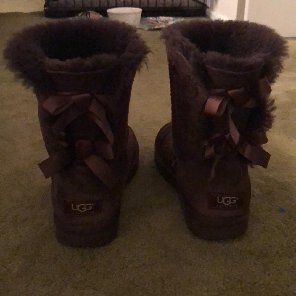 UGG boots Size 7 with Bows Brown
